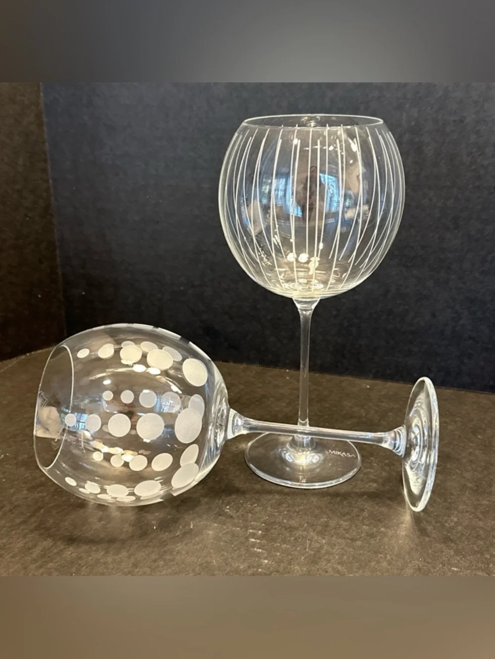 Mikasa Cheers Balloon Wine Etched Glasses Set of 2 Bubble Dot & Vertical Stripe